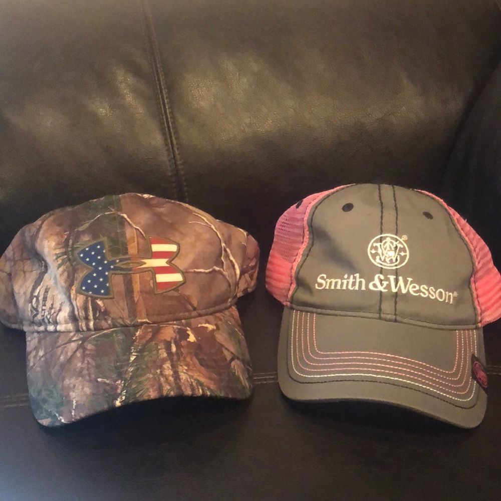 2 ball caps
